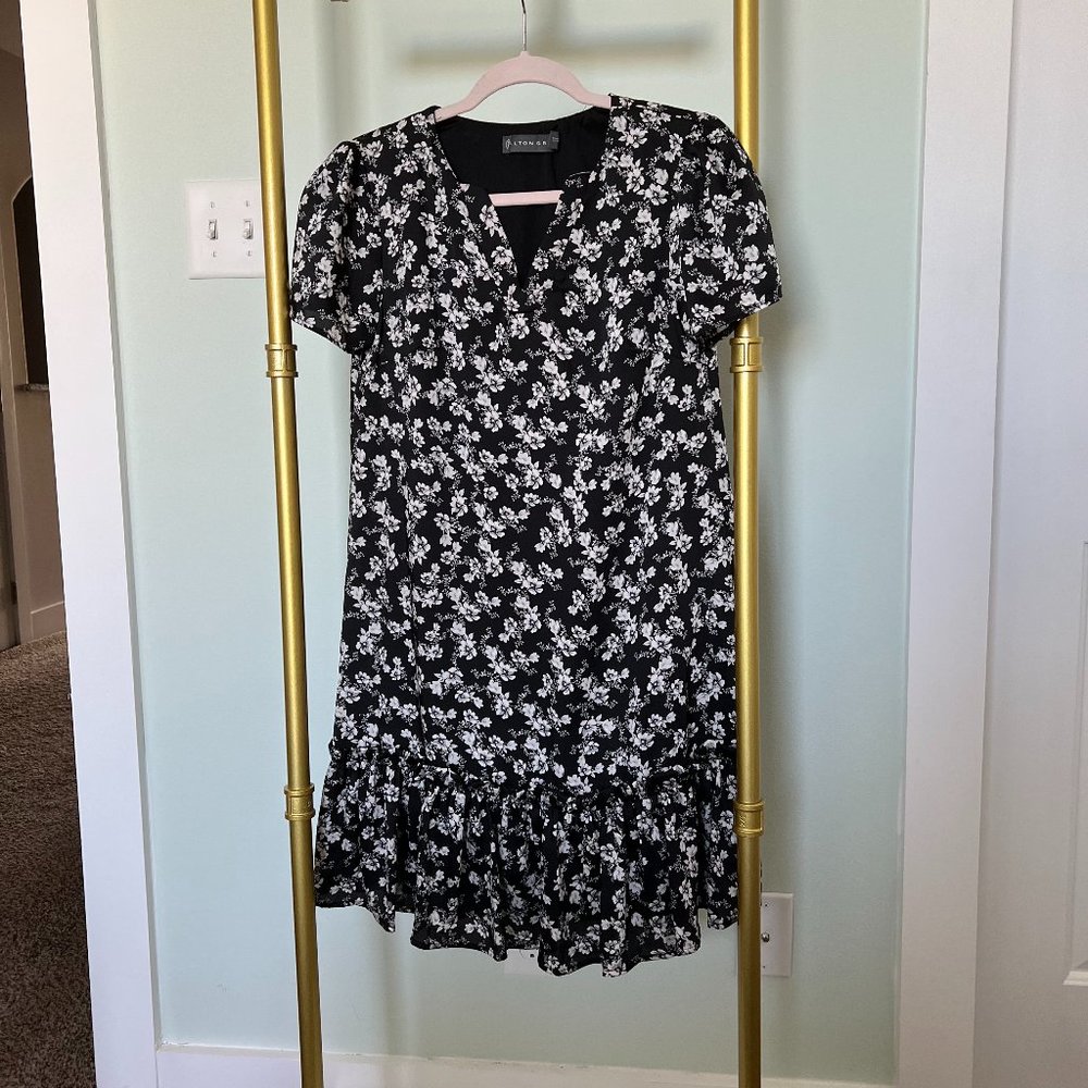 Floral print Black Flounce Dress - from Nordstrom - size Medium